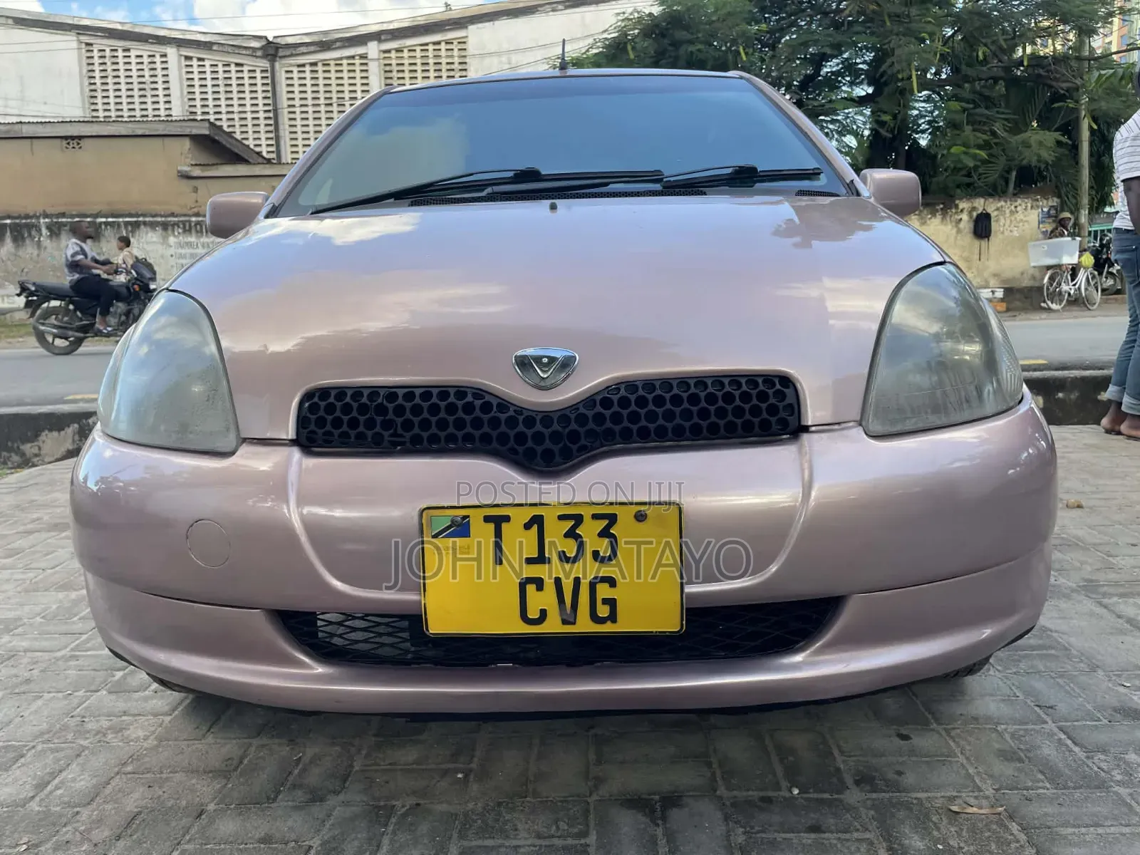 Toyota Vitz 2001 Beige