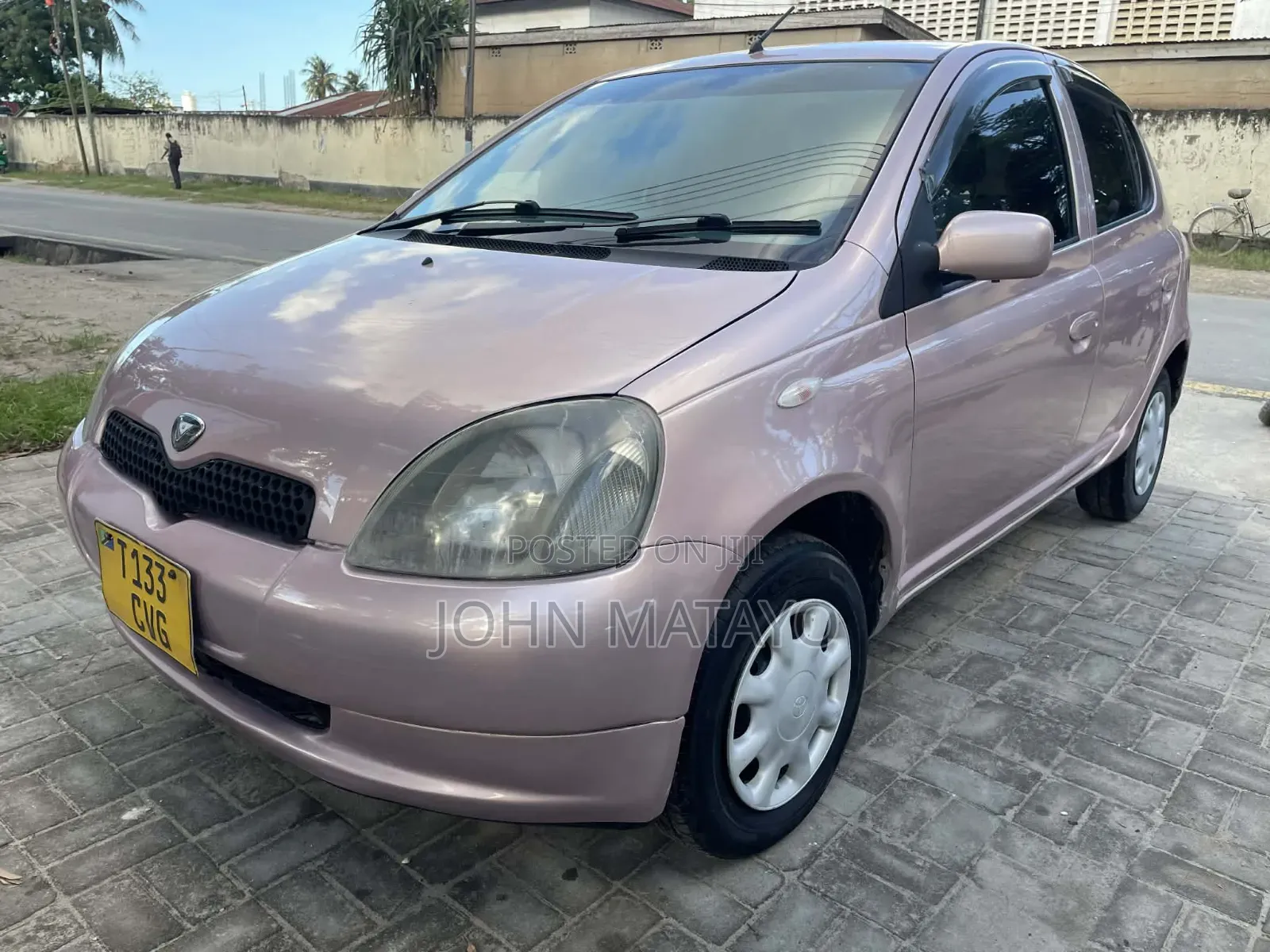Toyota Vitz 2001 Beige