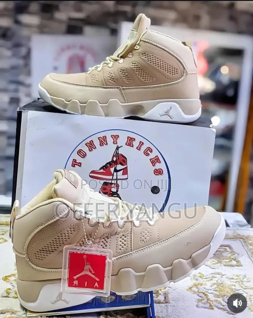 Jordan 11 Sneakers