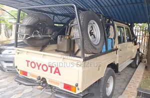 Toyota Land Cruiser 2017 Beige
