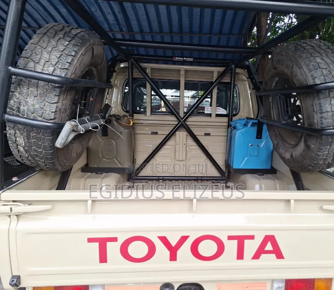 Toyota Land Cruiser 2017 Beige
