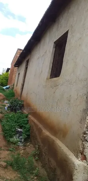 10bdrm House in Mwembetogwa for sale