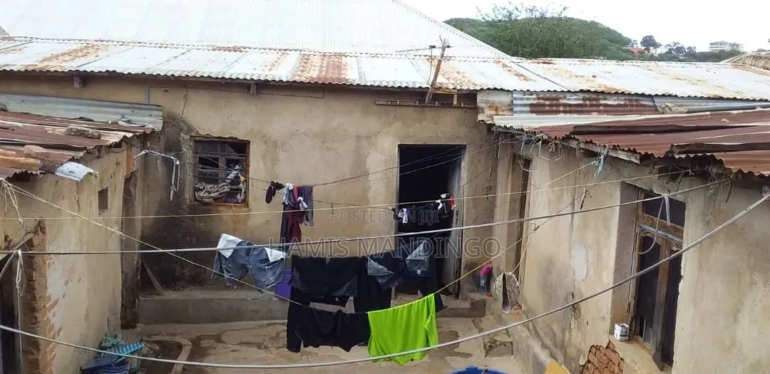 10bdrm House in Mwembetogwa for sale