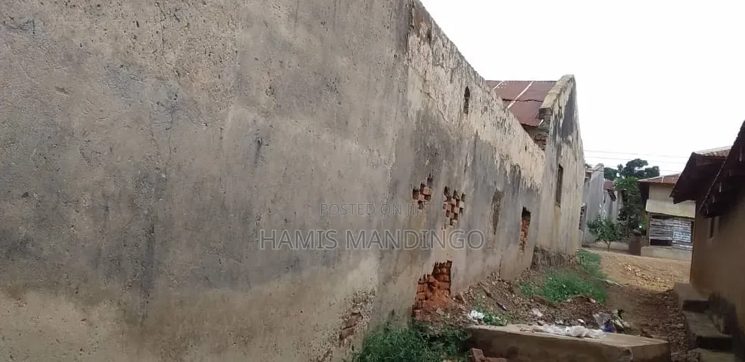 10bdrm House in Mwembetogwa for sale