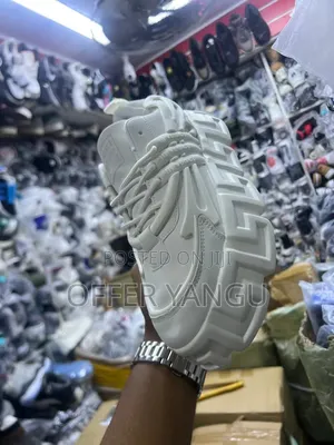 Versage Sneakers