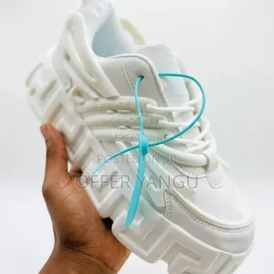 Versage Sneakers