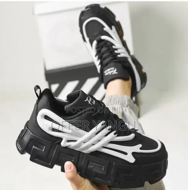Versage Sneakers