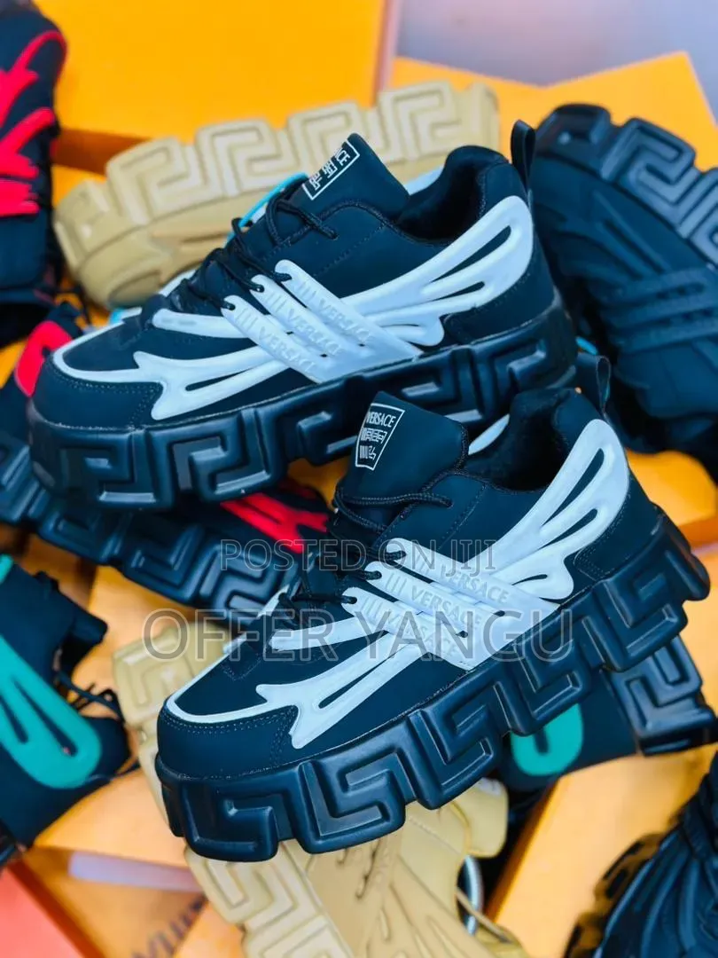 Versage Sneakers