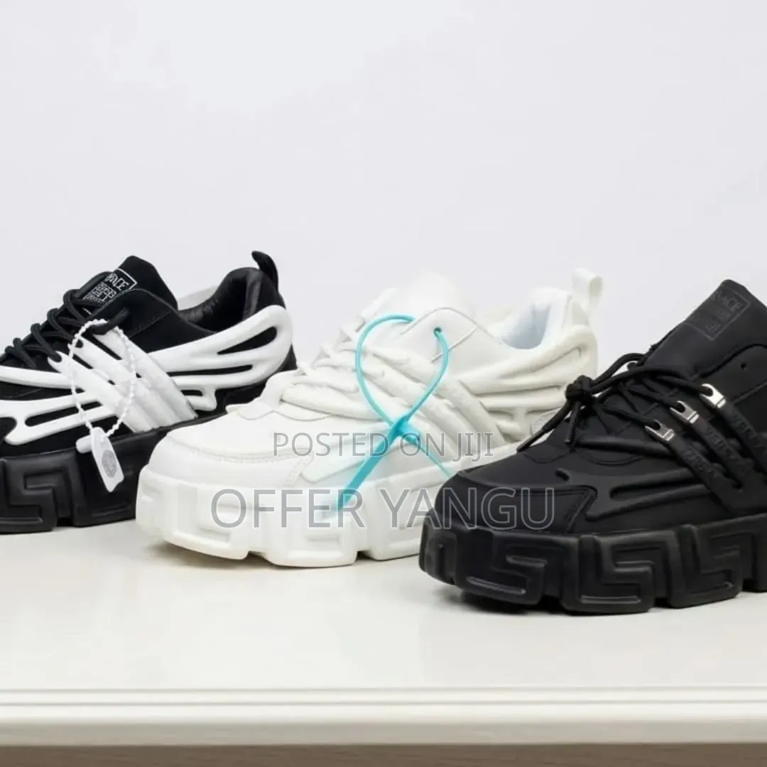 Versage Sneakers