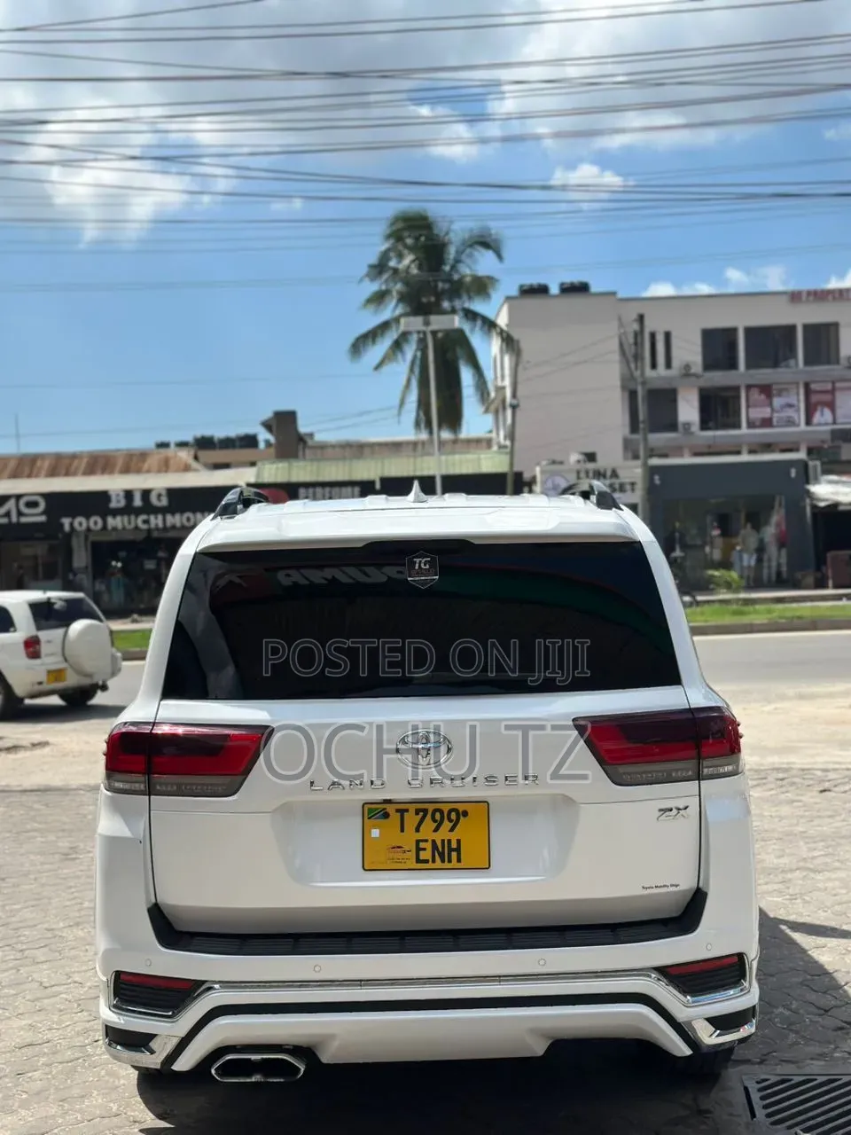 Toyota Land Cruiser LC300 2024 White