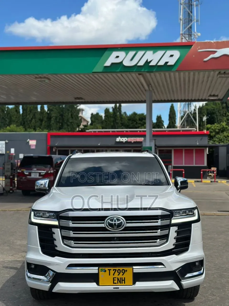 Toyota Land Cruiser LC300 2024 White
