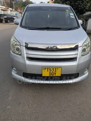 Toyota Noah 2009 Silver