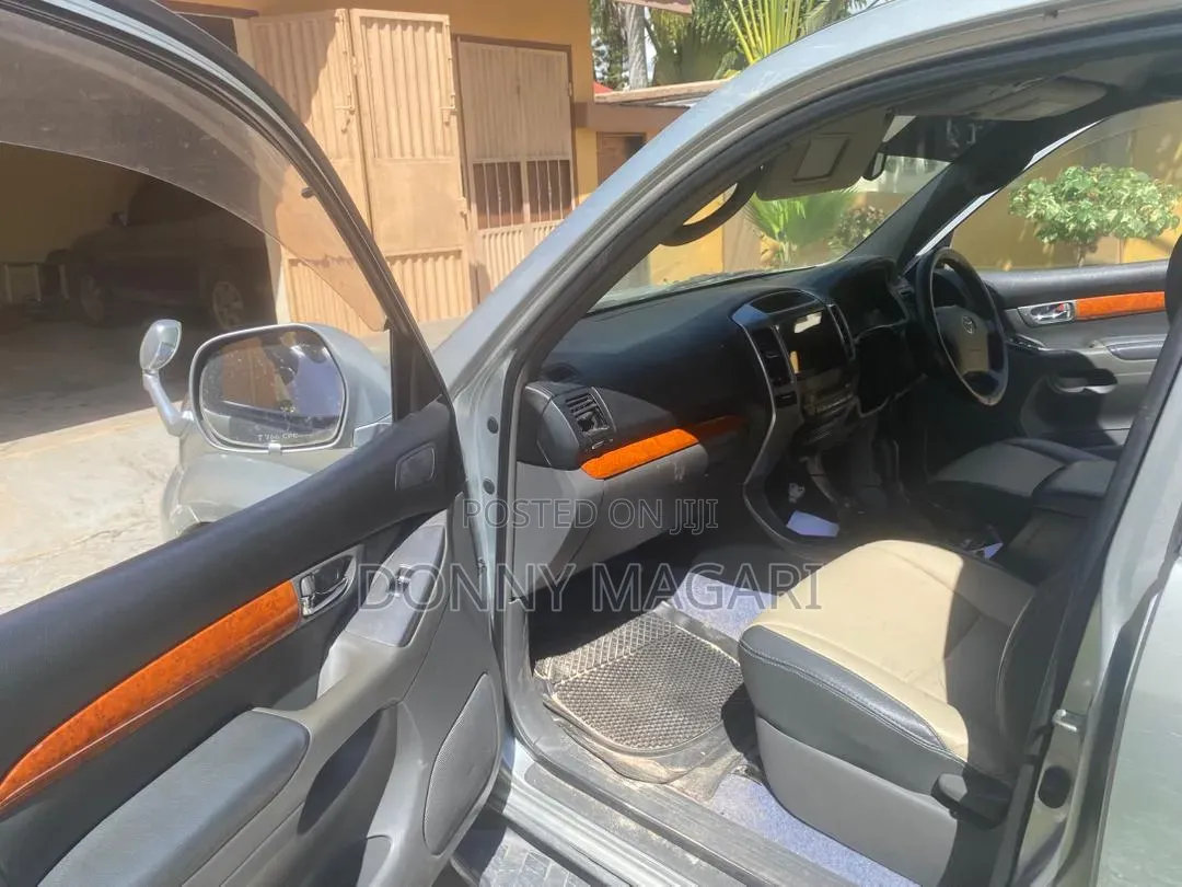 Toyota Land Cruiser Prado 2006 Silver