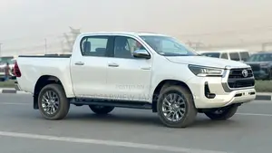 New Toyota Hilux 2025 Pearl