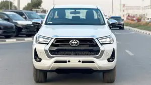 New Toyota Hilux 2025 Pearl