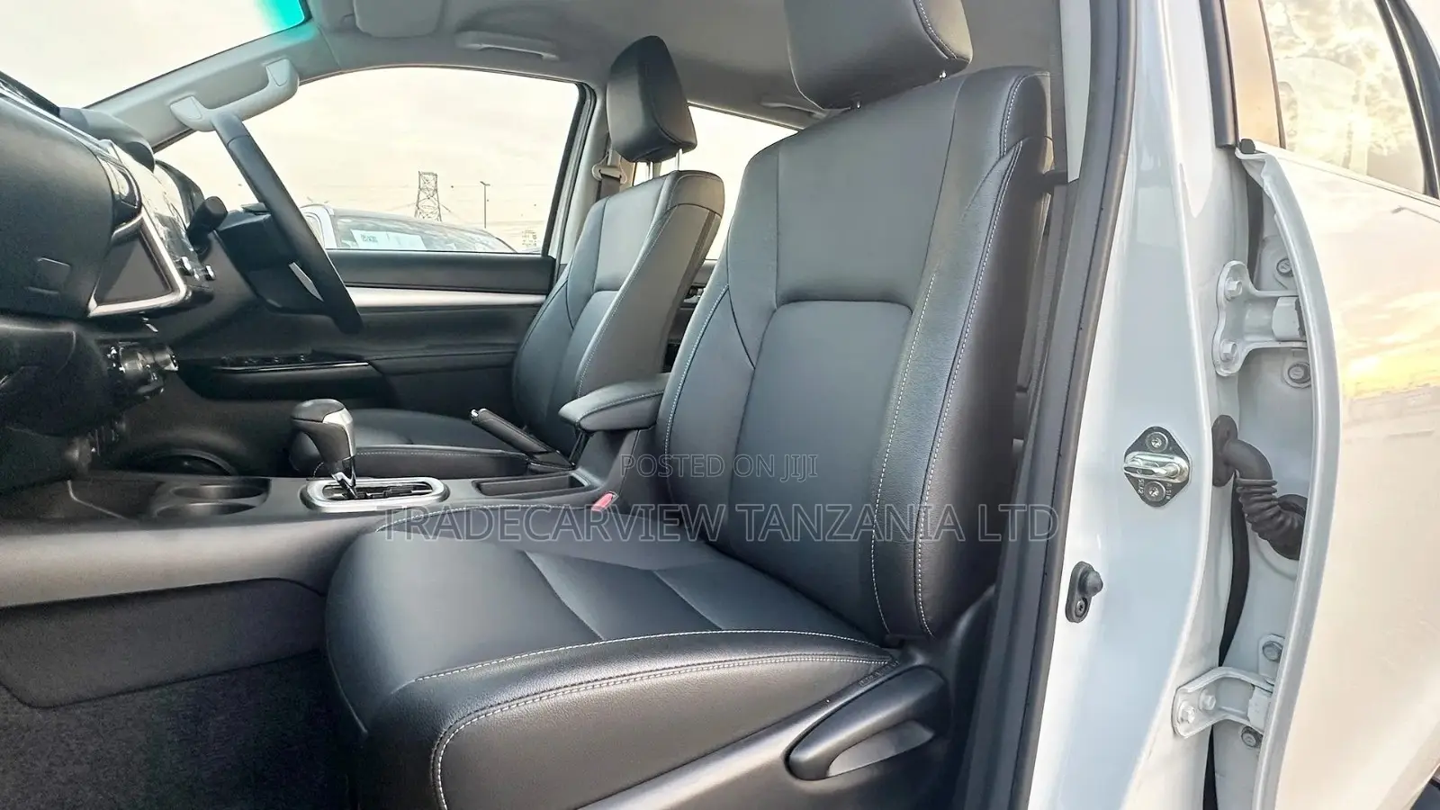New Toyota Hilux 2025 Pearl