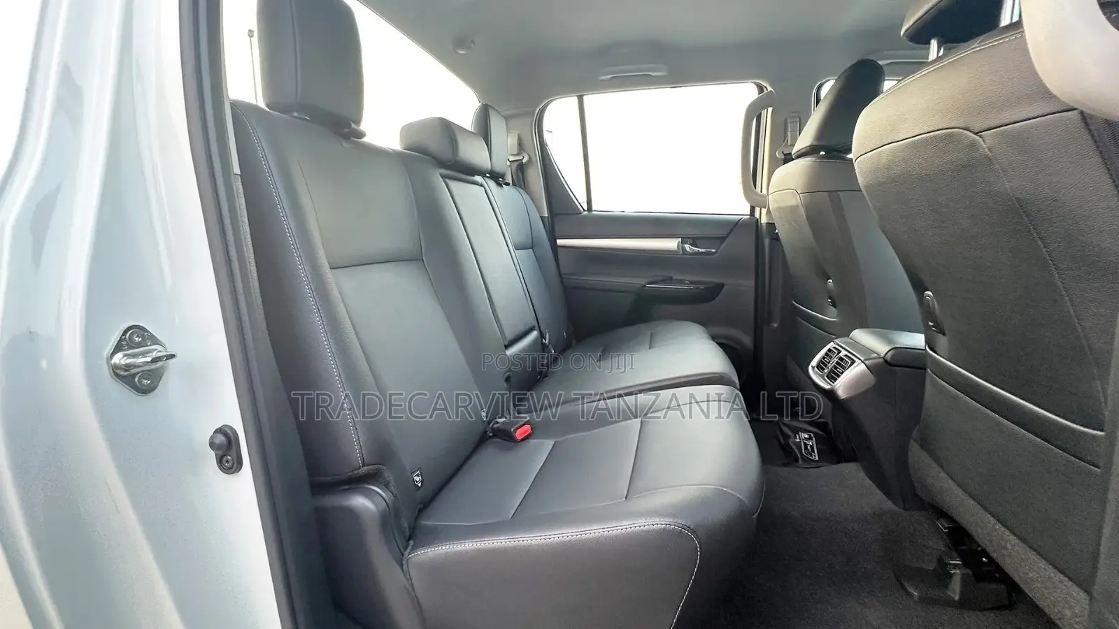 New Toyota Hilux 2025 Pearl