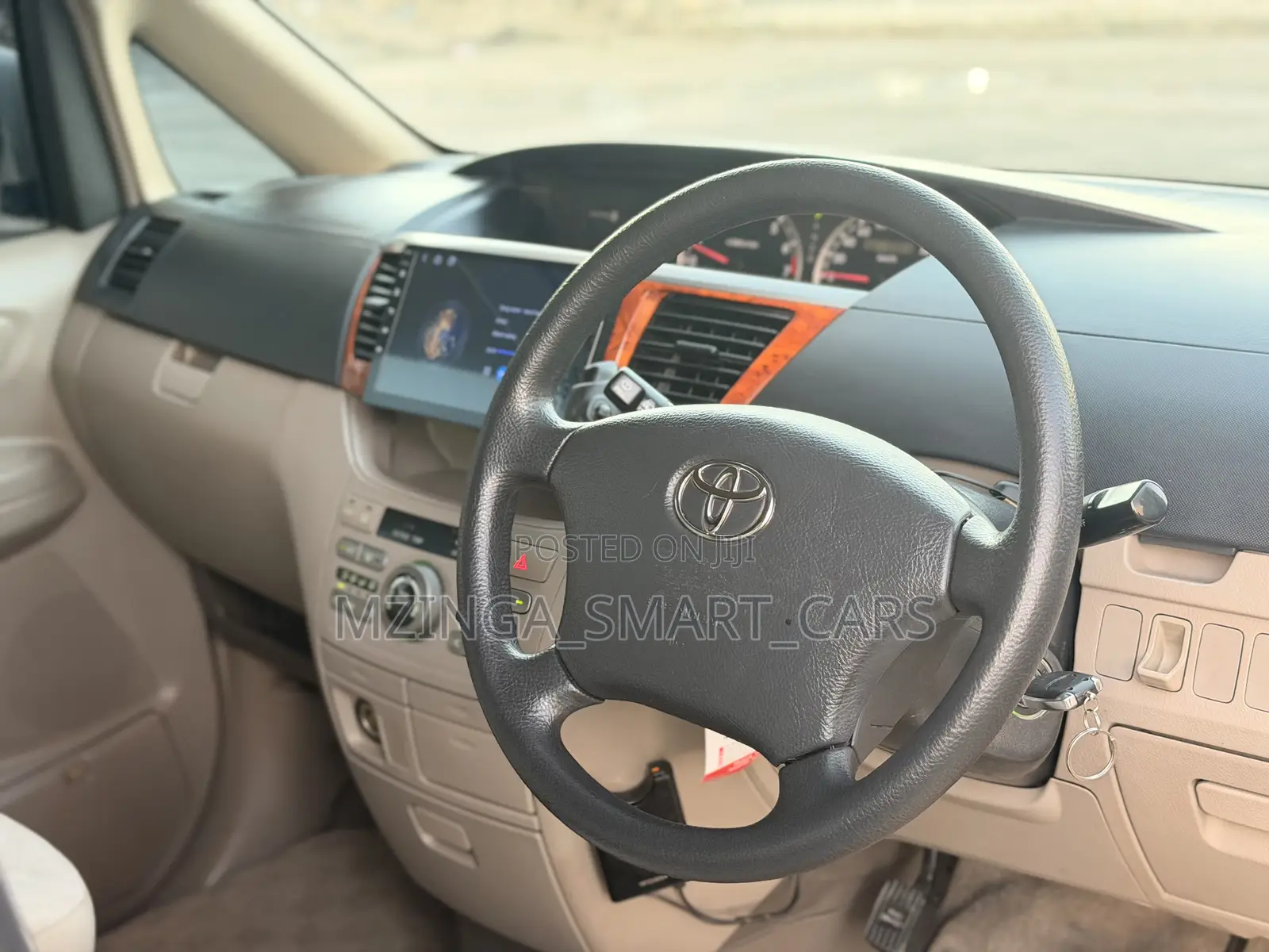 Toyota Noah 2005 White