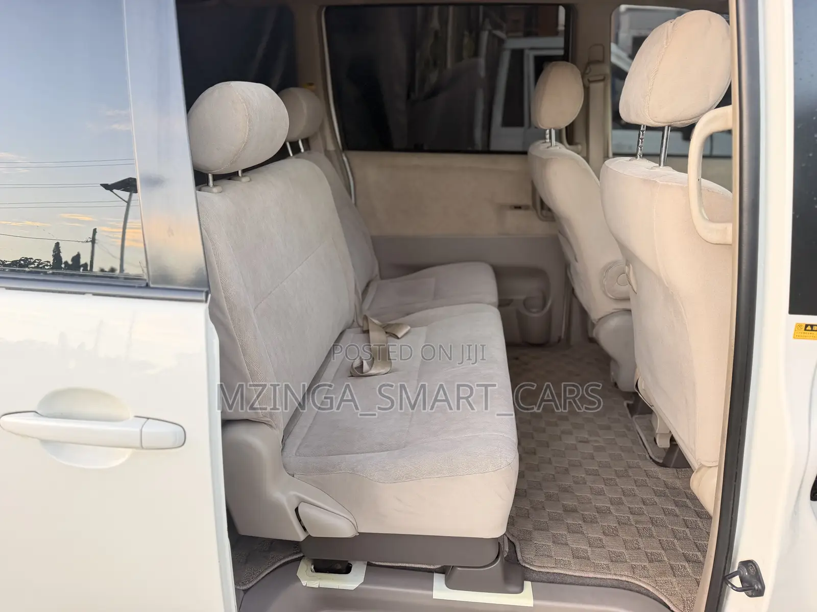 Toyota Noah 2005 White