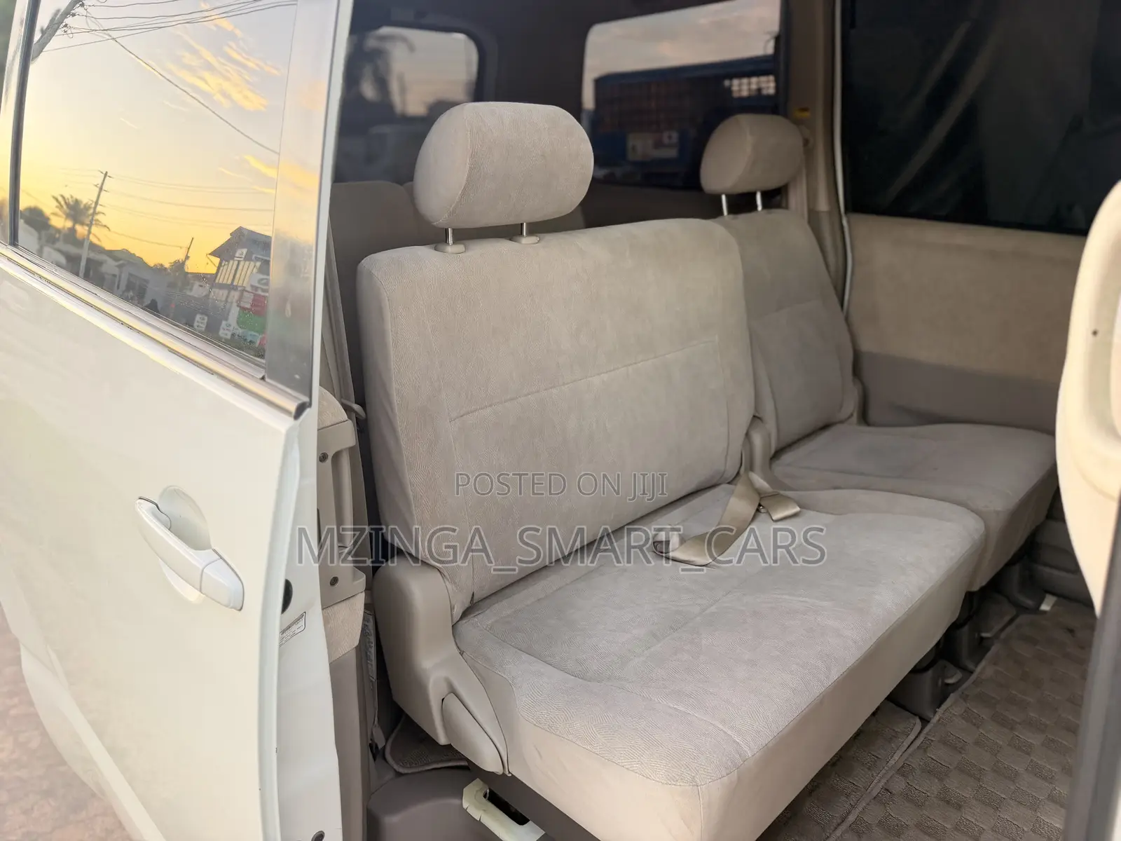 Toyota Noah 2005 White
