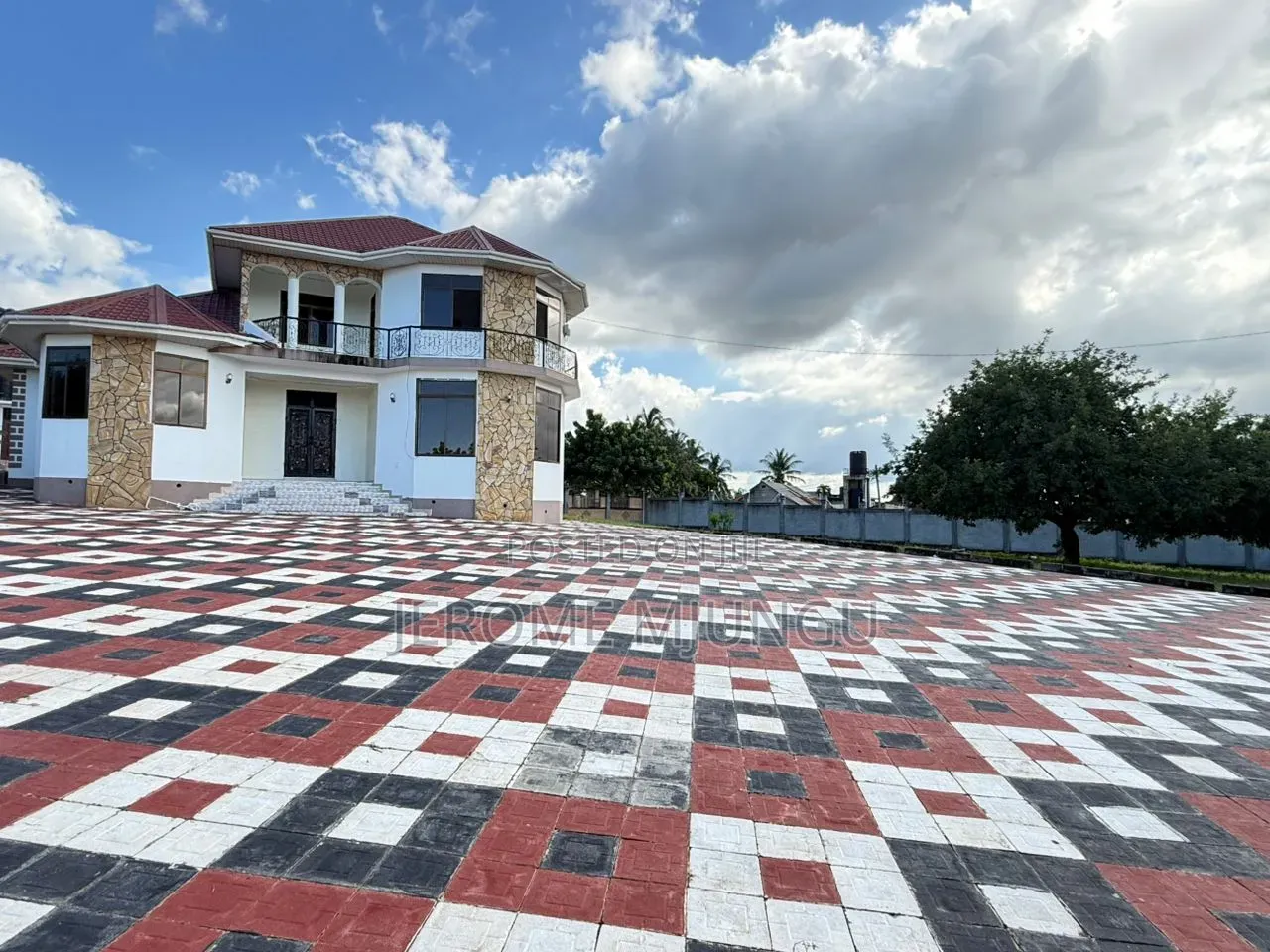 6bdrm House in Mbezi for rent