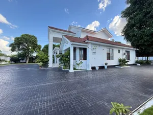9bdrm House in Mbweni for rent
