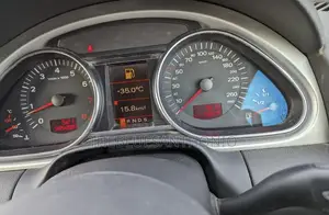 Audi Q7 2010 Black