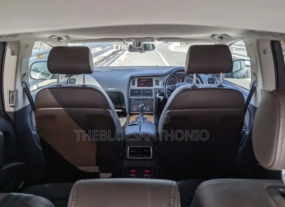 Audi Q7 2010 Black