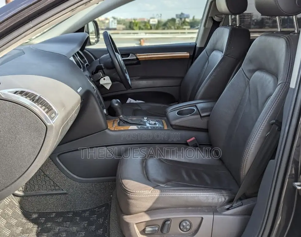 Audi Q7 2010 Black