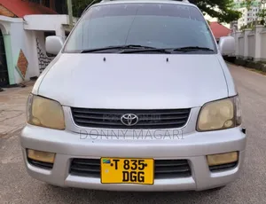 Toyota Noah 2002 Silver