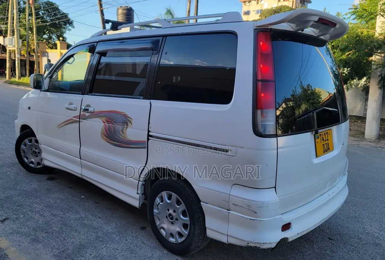 Toyota Noah 2001 Silver