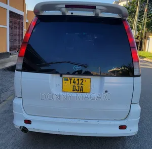 Toyota Noah 2001 Silver