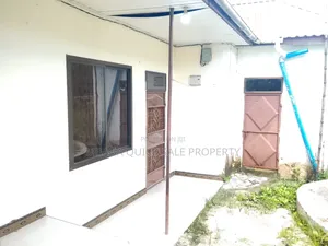 3bdrm Apartment in Ada Estate for rent