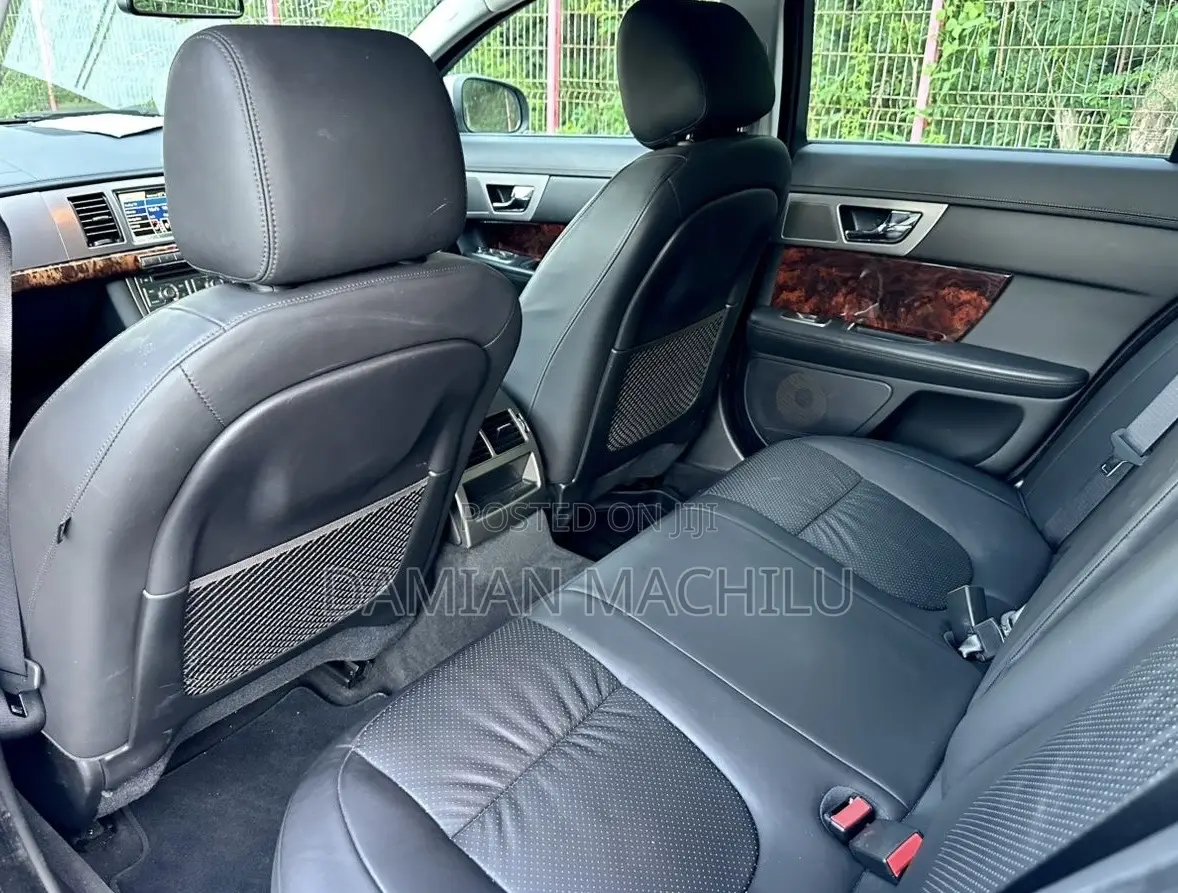 Jaguar XF 2009 Silver