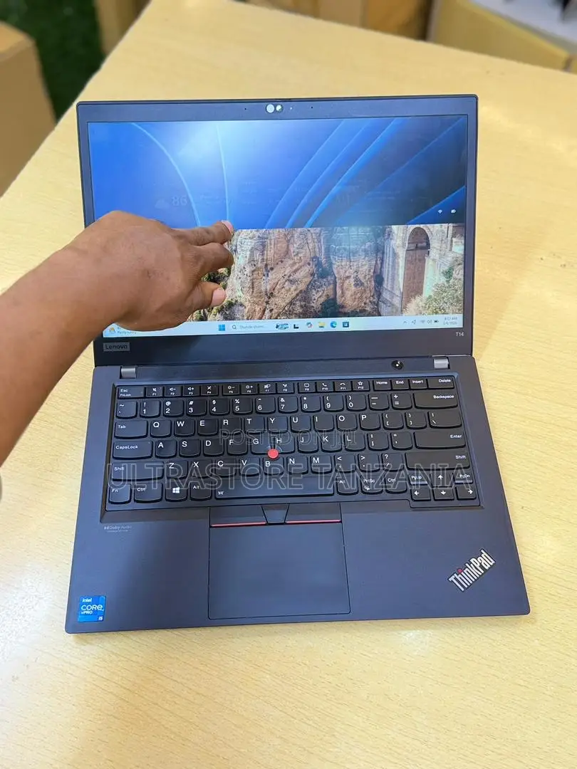 New Laptop Lenovo ThinkPad T14 16GB Intel Core i5 SSD 256GB