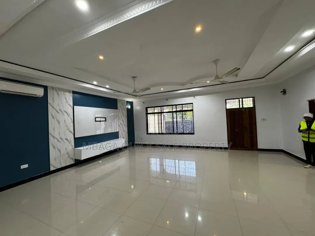 4bdrm House in Bunju Beach for rent