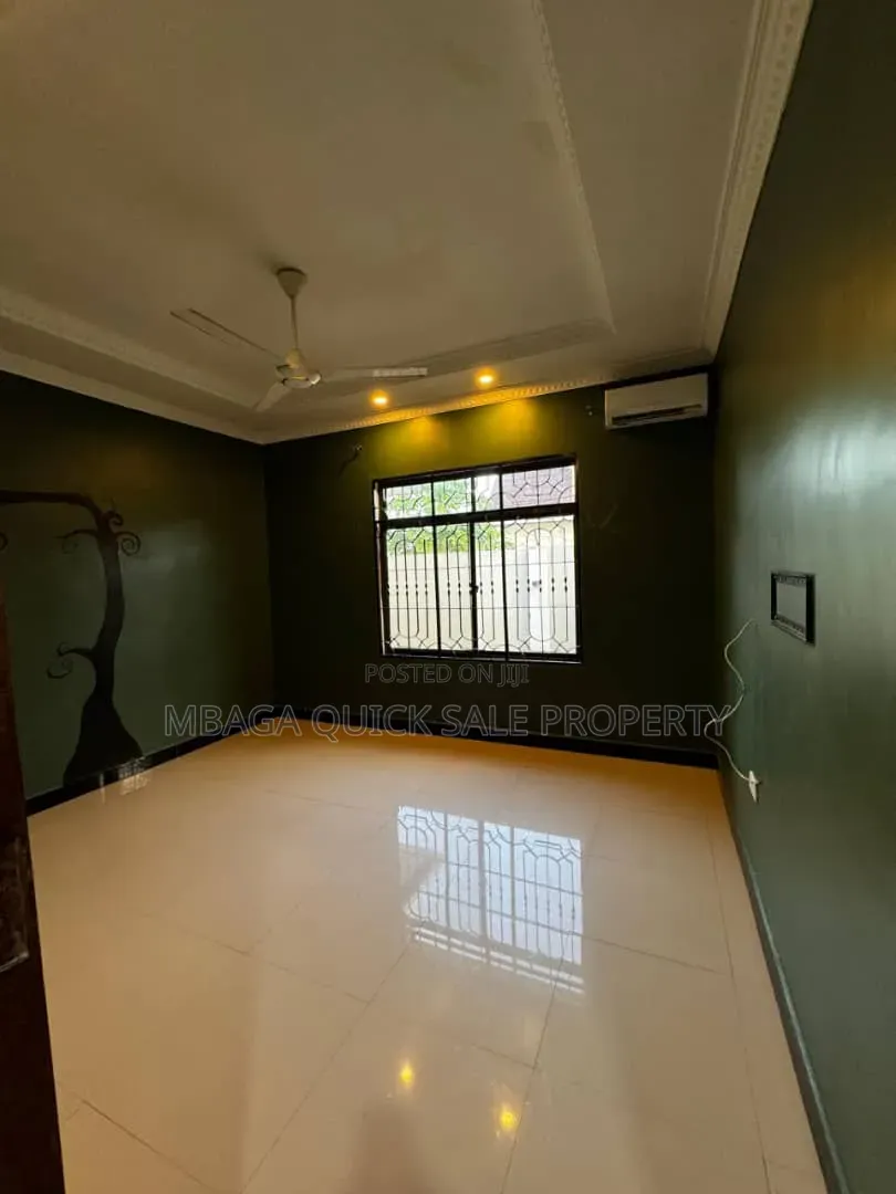 4bdrm House in Bunju Beach for rent