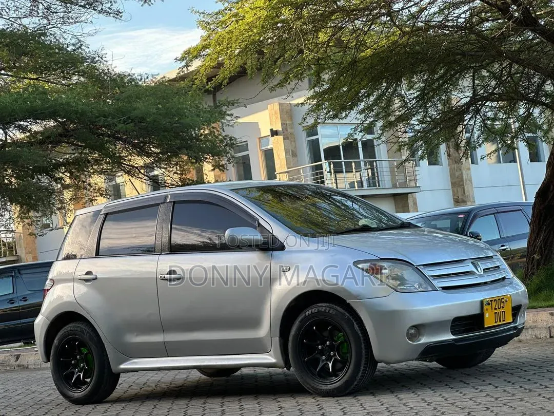 Toyota IST 2006 Silver
