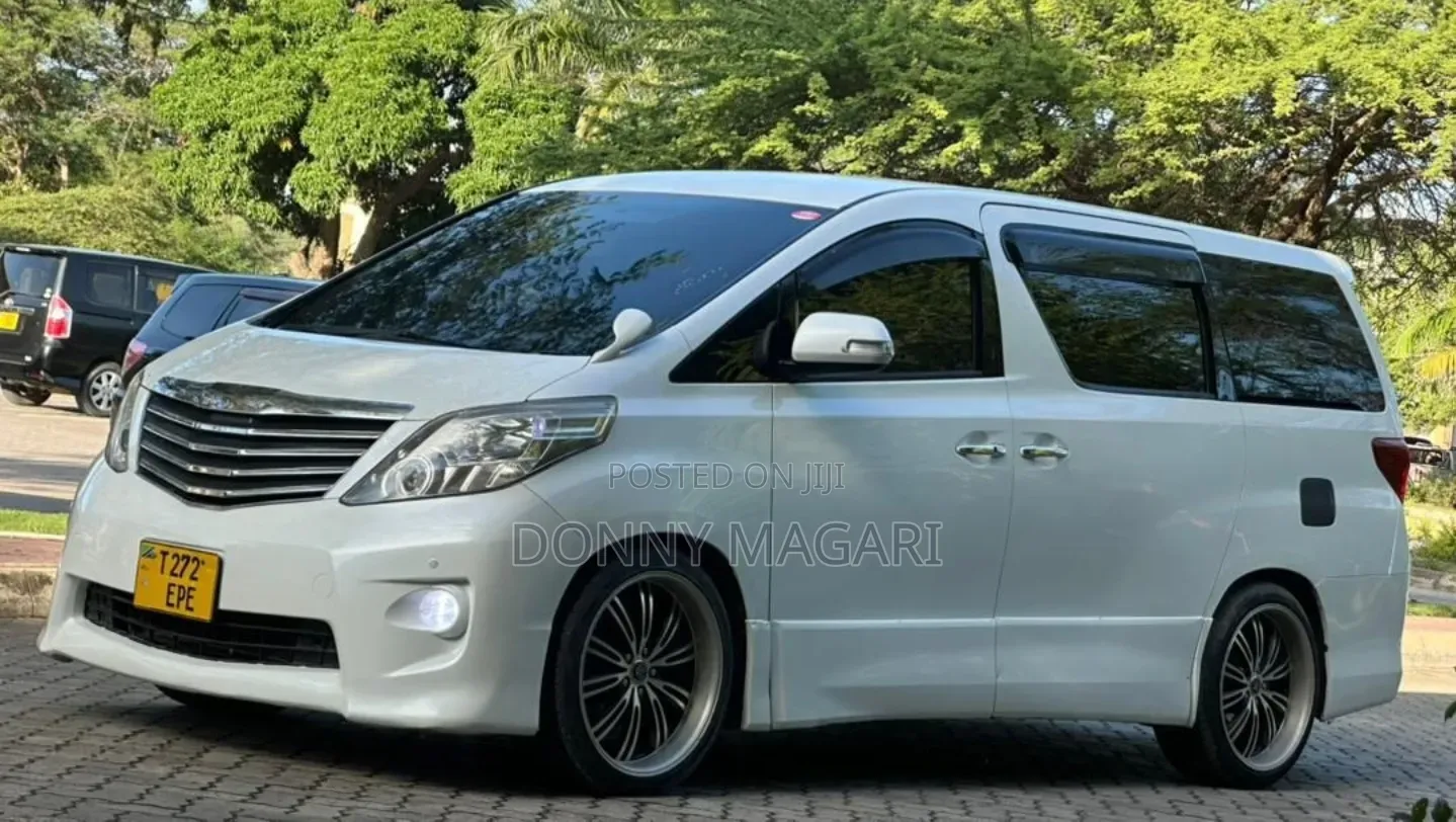 Toyota Alphard 2.4 Petrol AWD 2008 White