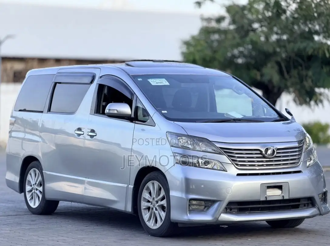 Toyota Vellfire 2010 Silver