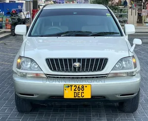 Toyota Harrier 2000 White