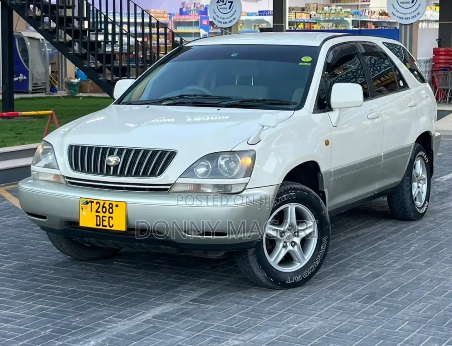 Toyota Harrier 2000 White