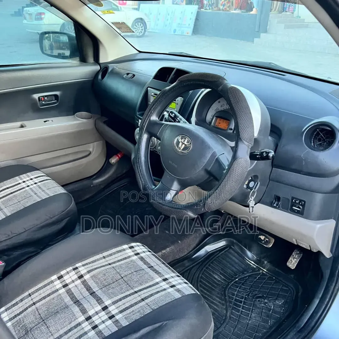 Toyota Passo 2005 Silver