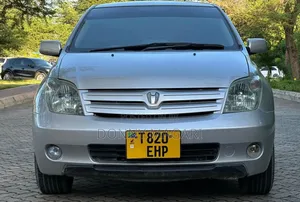 Toyota IST 2005 Silver