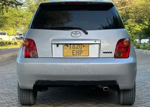 Toyota IST 2005 Silver
