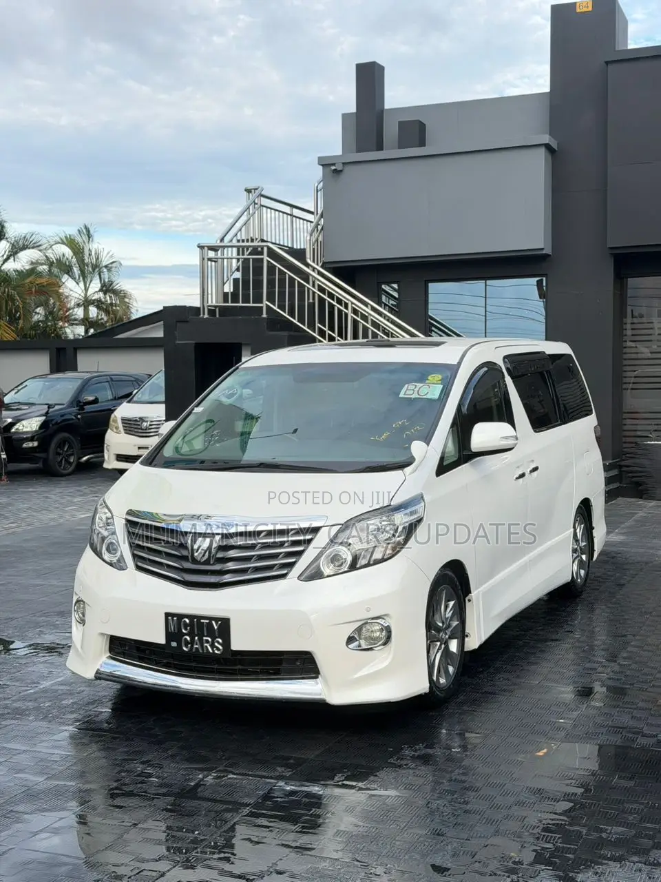 Toyota Alphard 2.4 Petrol AWD 2010 White