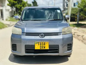 Toyota Corolla Rumion Hatchback 1.5 FWD 2008 Gray