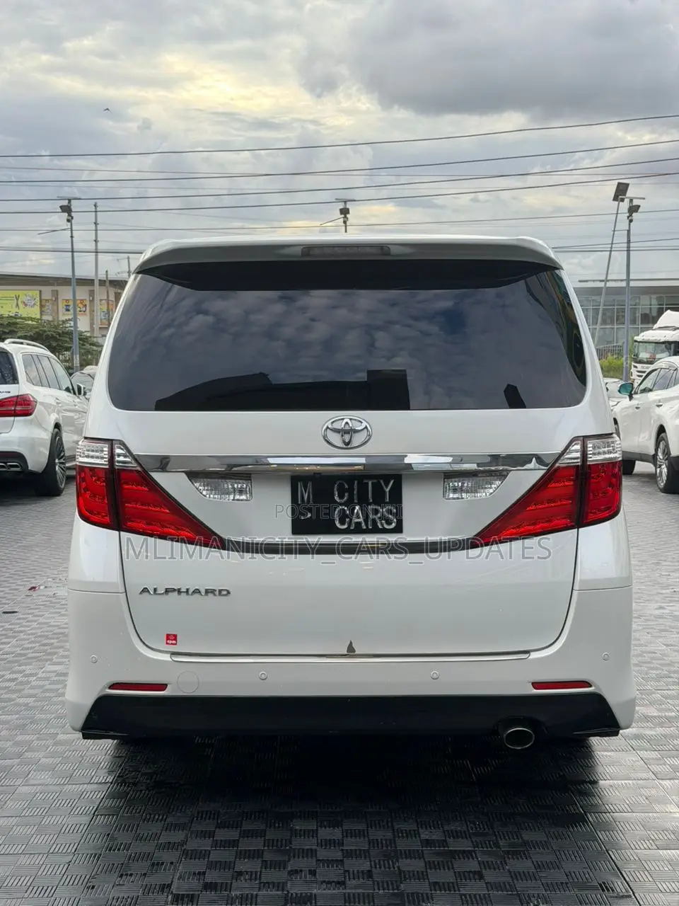 Toyota Alphard 2.4 Petrol AWD 2010 White