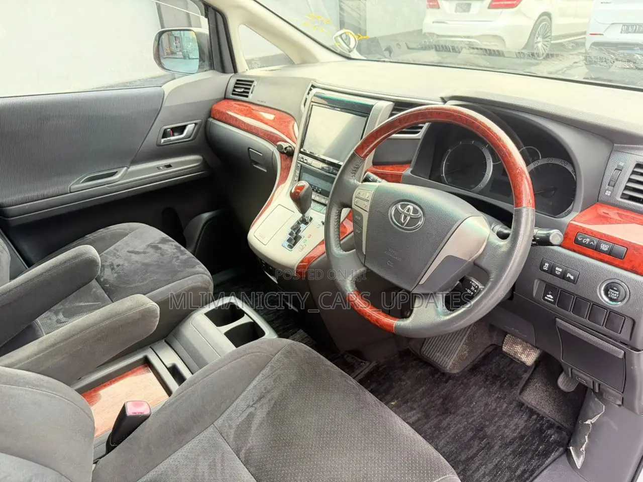 Toyota Alphard 2.4 Petrol AWD 2010 White