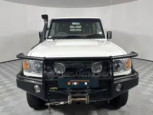 Toyota Land Cruiser 2016 White